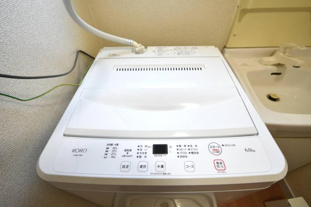 ゆったり1Ldkで最大8人まで宿泊可能！博多駅・キャナルも徒歩圏内！コンビニ・スーパー徒歩１分！ Sumiyoshi-cho Exterior foto